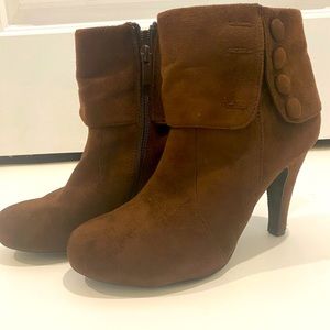 Chocolate shade booties, like new size 6.5